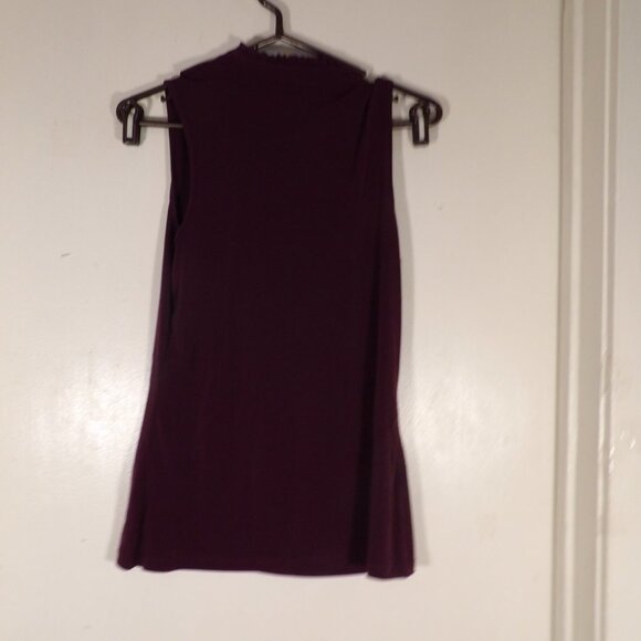 Six Degrees Of Separation Maroon Ruffled Front Slinky Top Sz XL - Picture 5 of 5